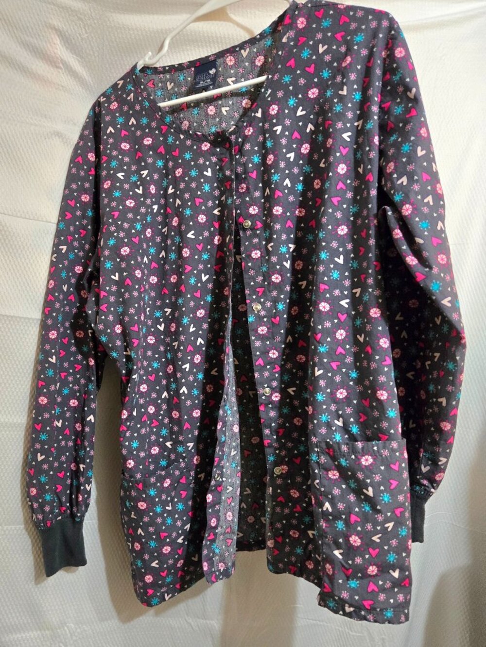 Zoe & Chloe Women’s XL Floral Heart Print Scrub Jacket 100% Cotton Snap Front